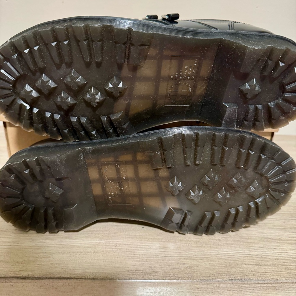 Dr. Martens Black Leather Lace-Up Women’s Shoes with Yellow Stitching - Picture 7 of 13